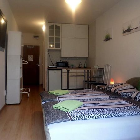 Apartments Leslie Budapest Esterno foto