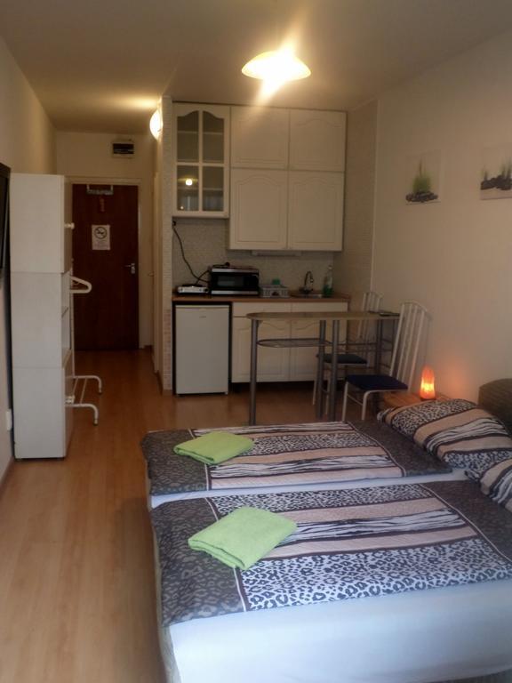 Apartments Leslie Budapest Esterno foto